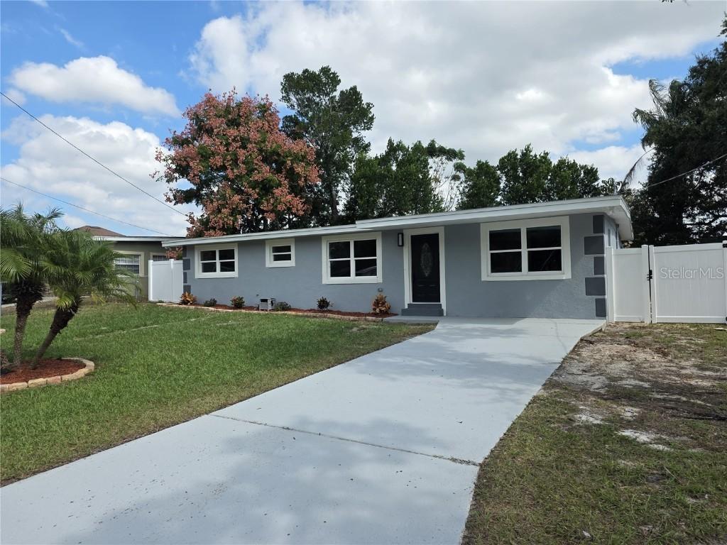 108 Martha St., Auburndale, FL 33823