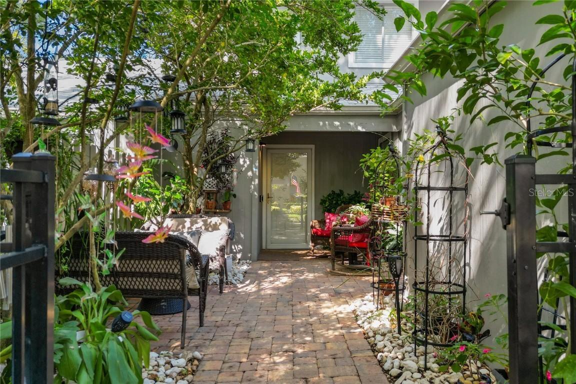 623 Red Oak Cir. #109, Altamonte Springs, FL 32701