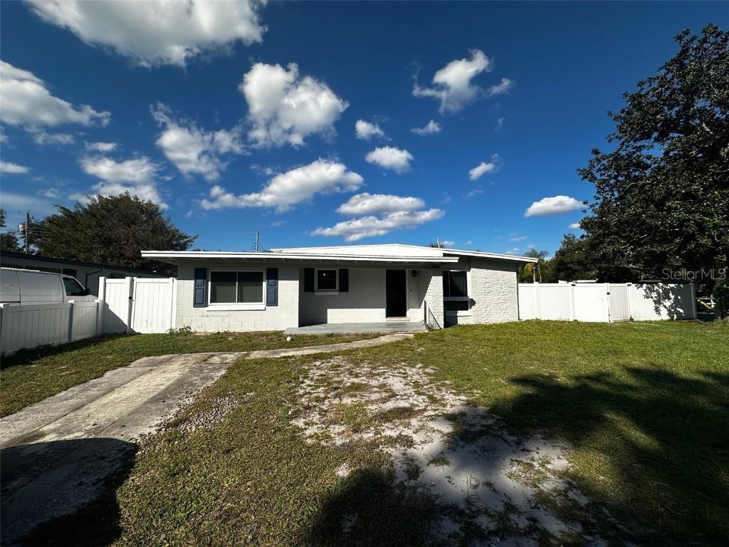 156 Pinecrest Dr., Sanford, FL 32773