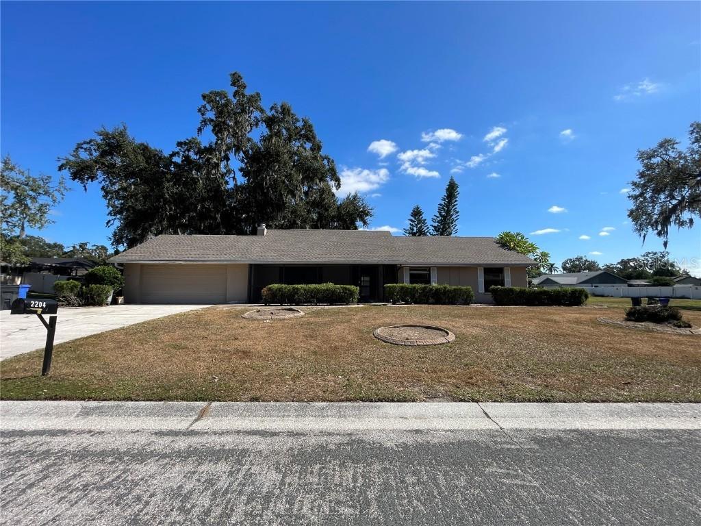 2204 Cherokee Tr., Valrico, FL 33594