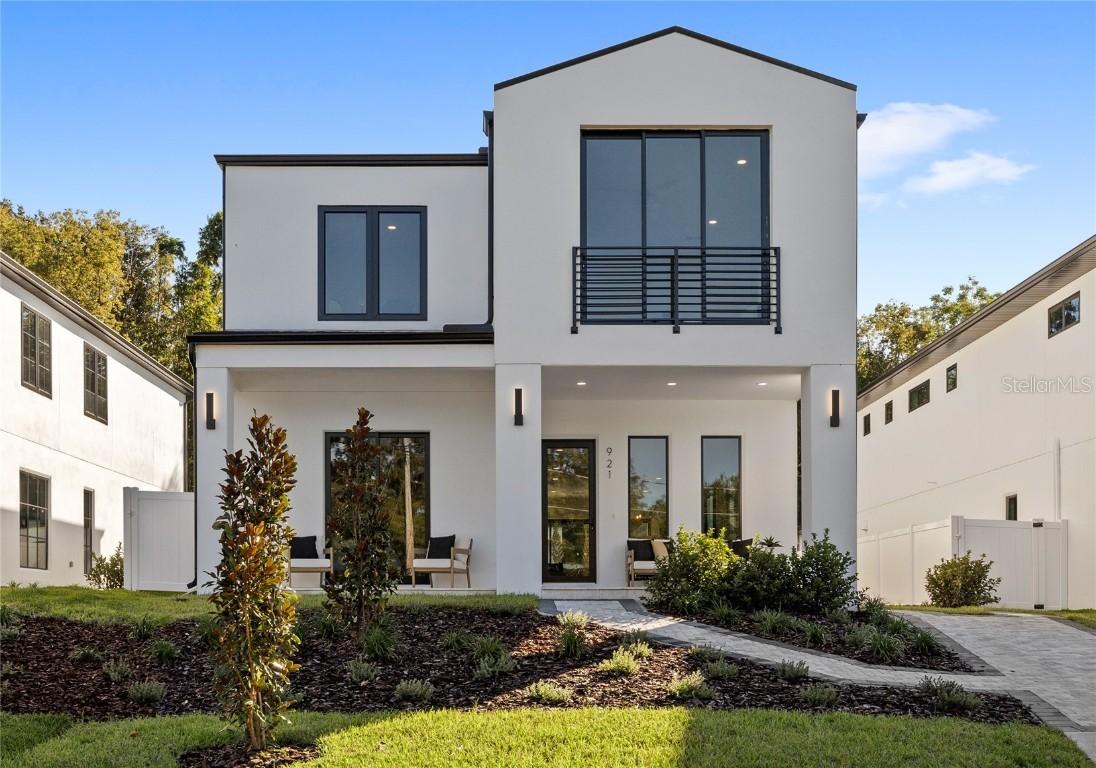 921 Lake Emerald Dr., Orlando, FL 32806