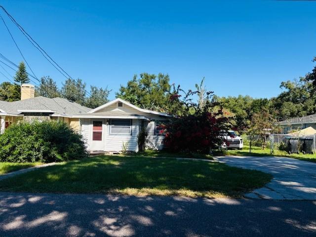 2011 E Grant Ave., Orlando, FL 32806