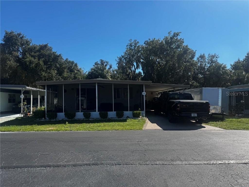 10550 Holloway Dr. #42, Leesburg, FL 34788