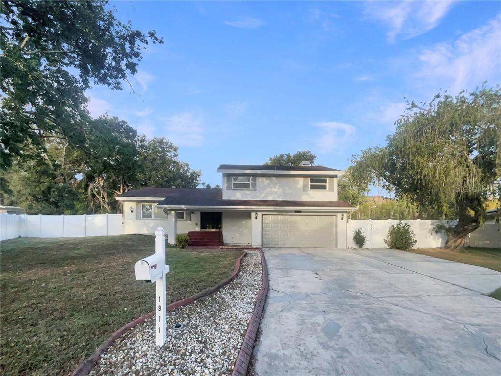 1911 Rambling Ln., Brandon, FL 33510