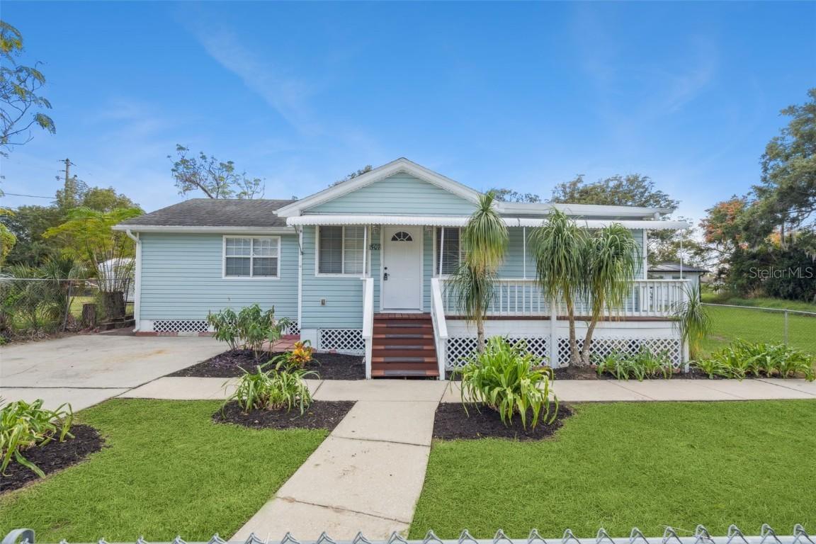 507 W Oakland Ave., Oakland, FL 34760