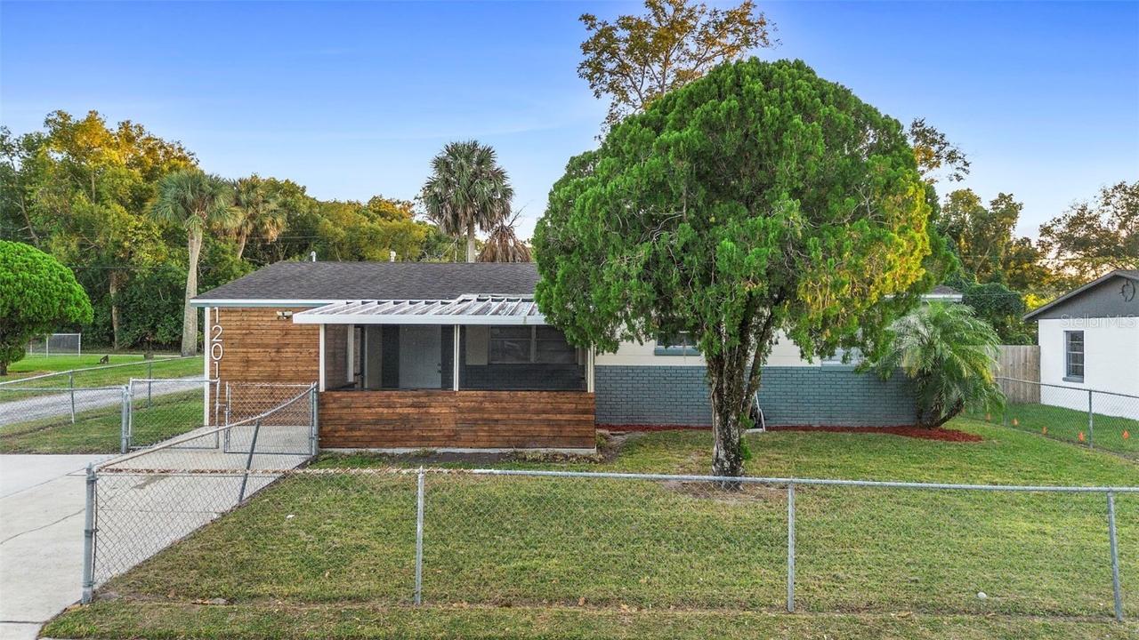 1201 W 20th St., Sanford, FL 32771