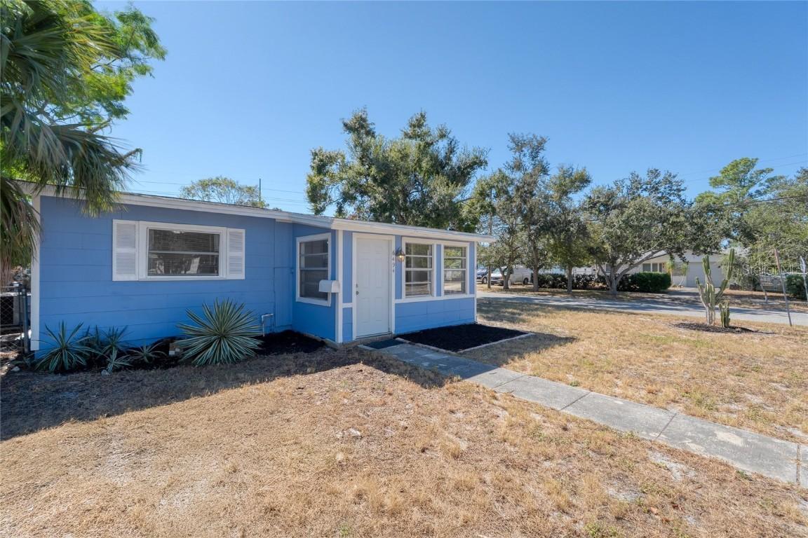 6494 3rd Ave., St Petersburg, FL 33707