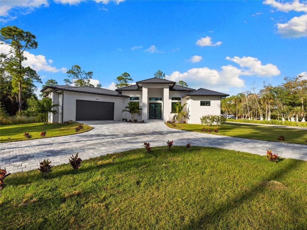 927 12th Ave., Naples, FL 34120