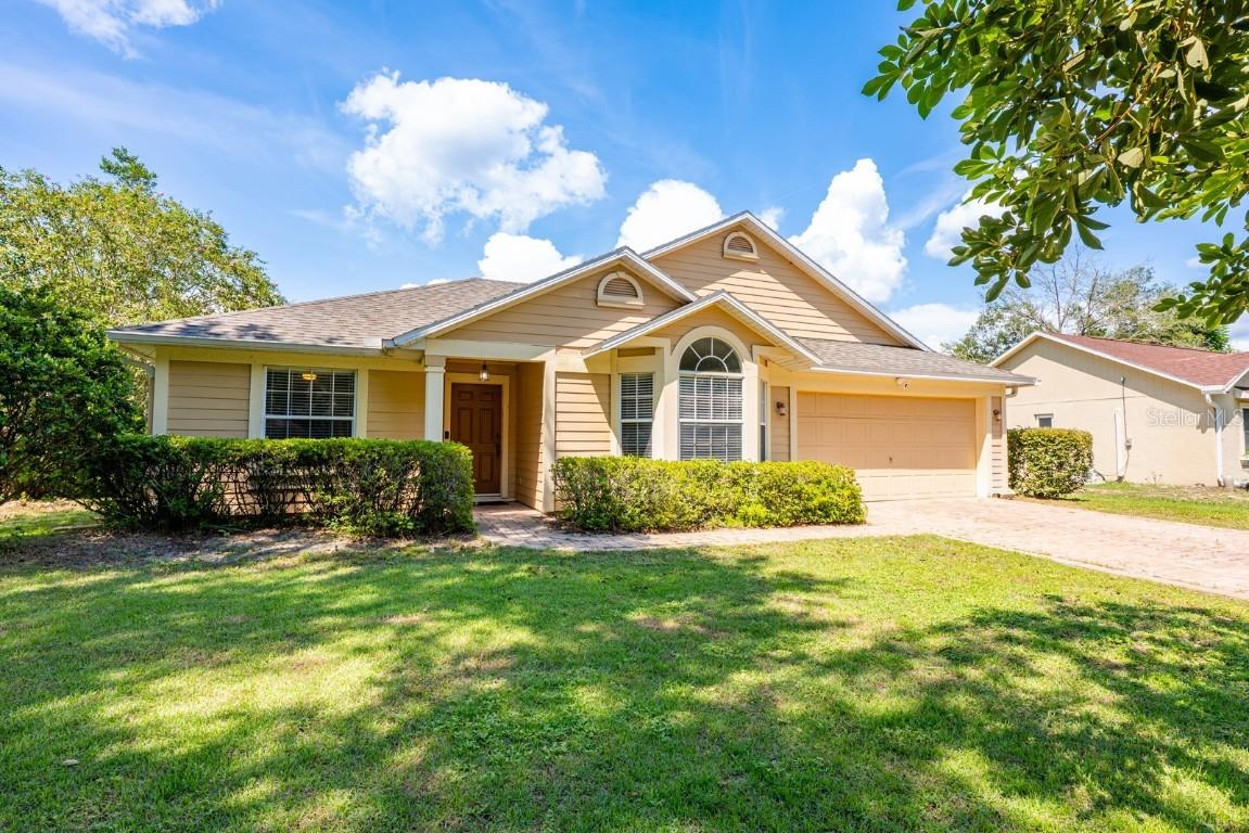 3009 E Beaumont Ln., Eustis, FL 32726