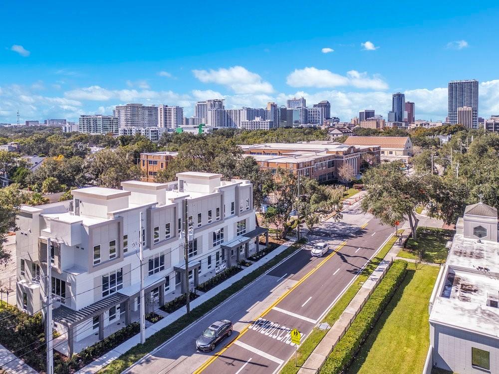 1002 E Robinson St., Orlando, FL 32801