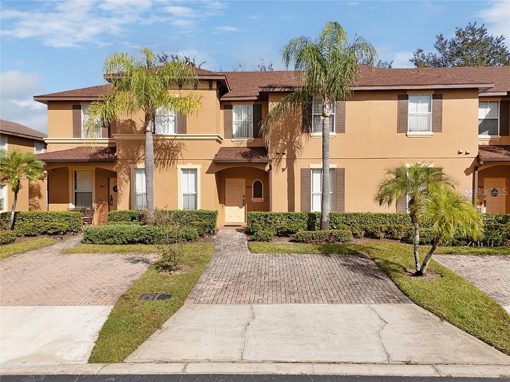 2632 Calabria Ave., Davenport, FL 33897