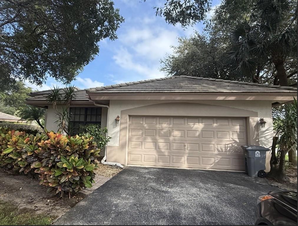 4945 Pine Tree Dr., Boynton Beach, FL 33436