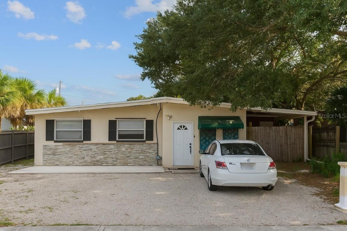 110 NE Monroe Cir., St Petersburg, FL 33702