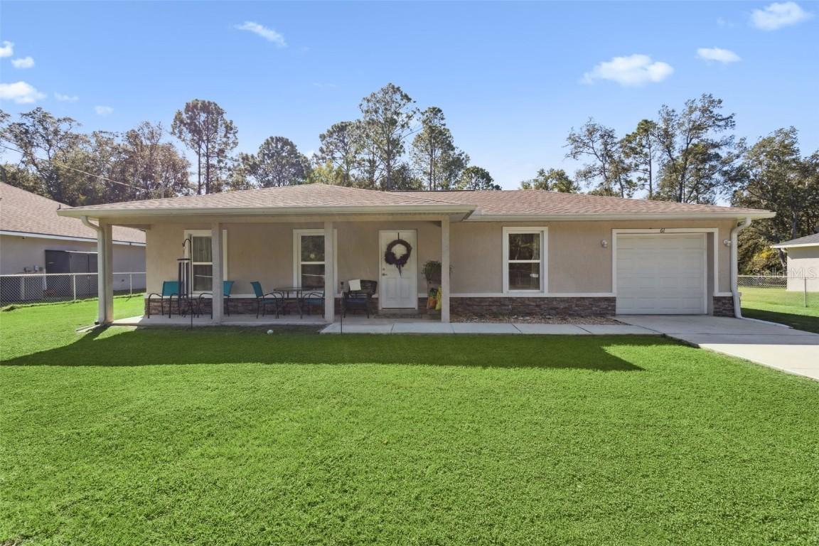61 Guava Tr., Ocklawaha, FL 32179