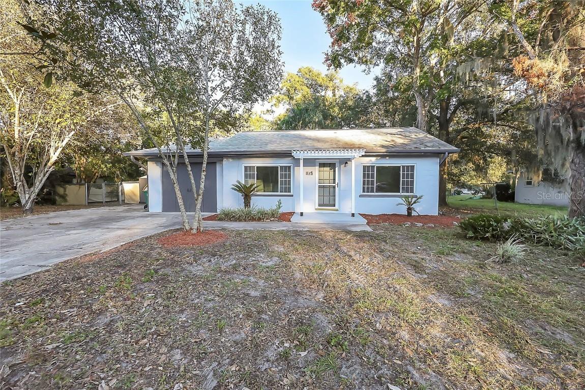 215 N Salisbury Ave., Deland, FL 32720