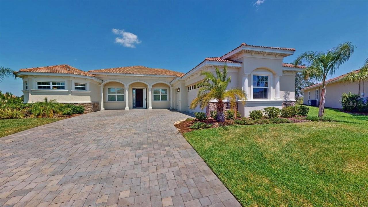 8851 Fallen Oak Dr., Davenport, FL 33896