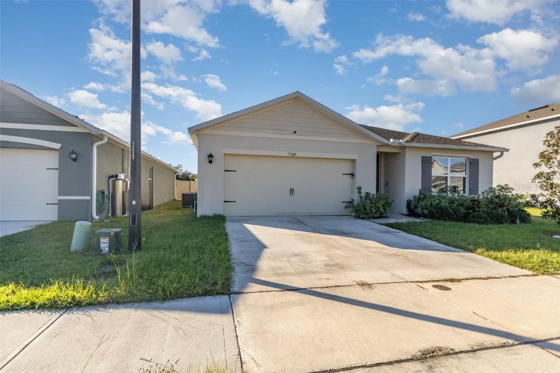 6664 Coral Berry Dr., Mount Dora, FL 32757