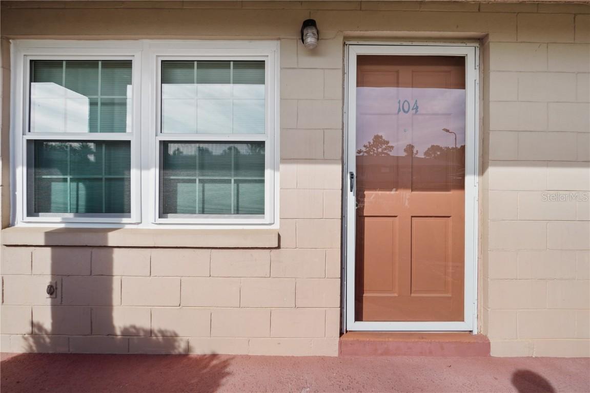 1100 E Caroline St. #104, Tavares, FL 32778