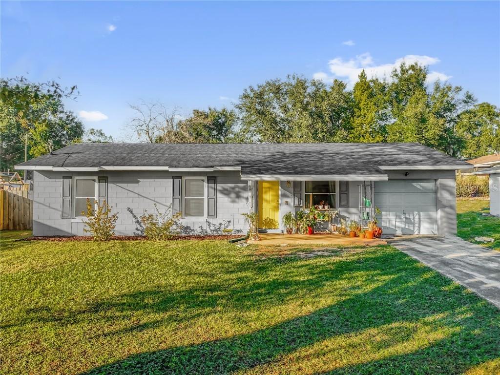 2369 Ellen Ln., Apopka, FL 32712