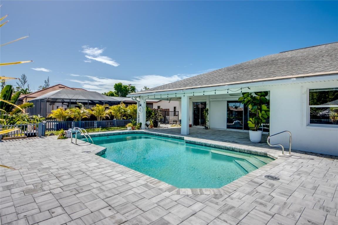 3446 Pinetree Dr., St James City, FL 33956