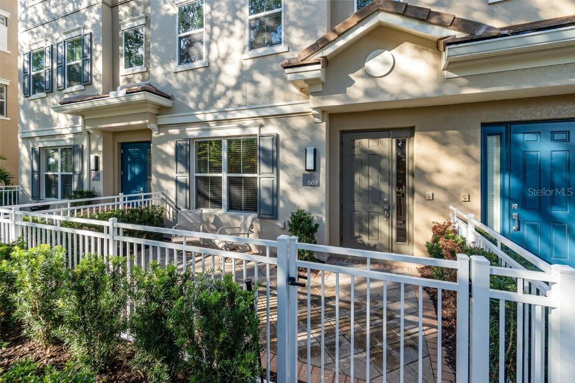 669 Hangnest Ln., Lake Mary, FL 32746