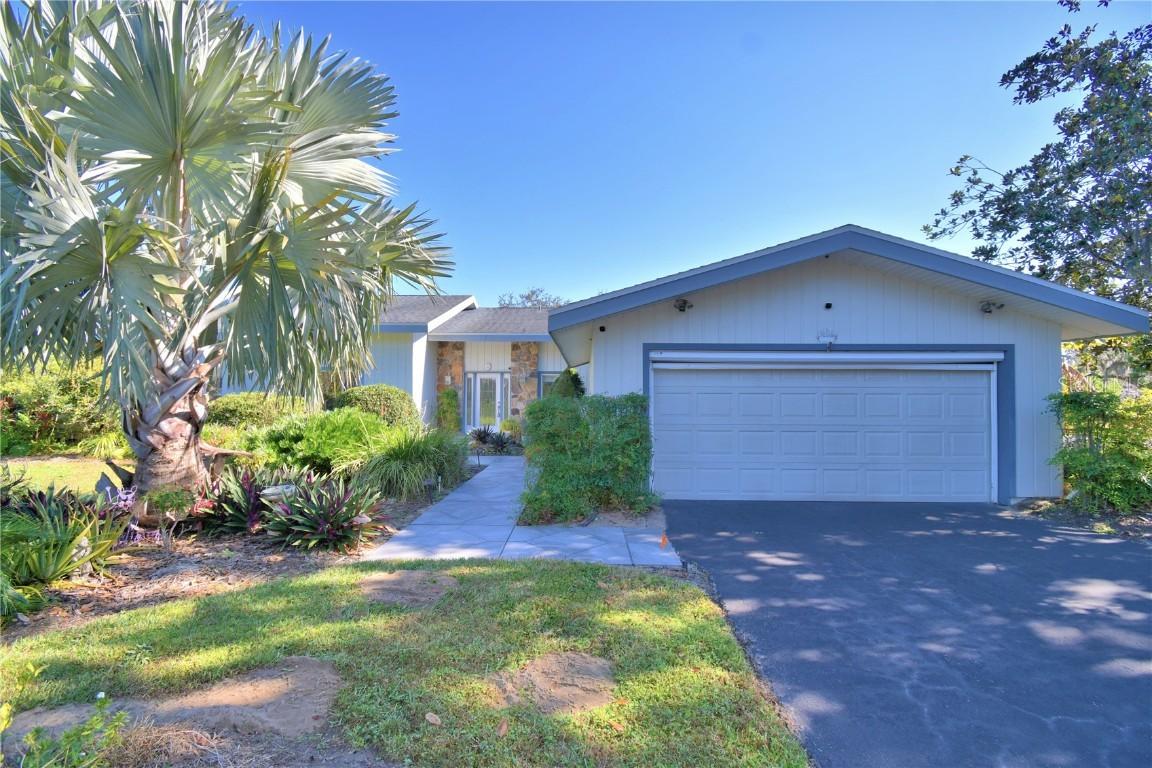 48 Nottingham Way, Haines City, FL 33844