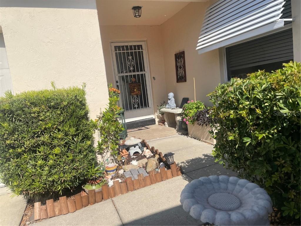 1025 Avalon Ave., Lady Lake, FL 32159