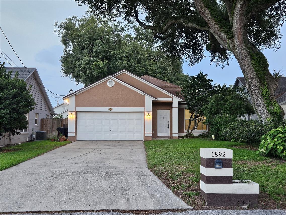 1892 White Ave., Orlando, FL 32806