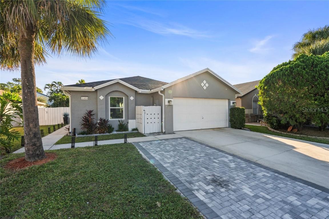 1406 Red Apple Ln., West Palm Beach, FL 33415