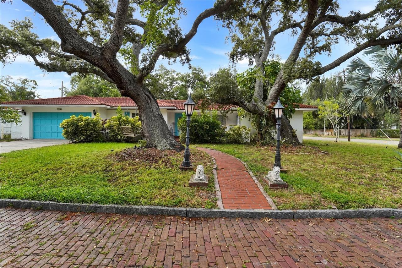 7716 Dartmouth Ave., St Petersburg, FL 33710