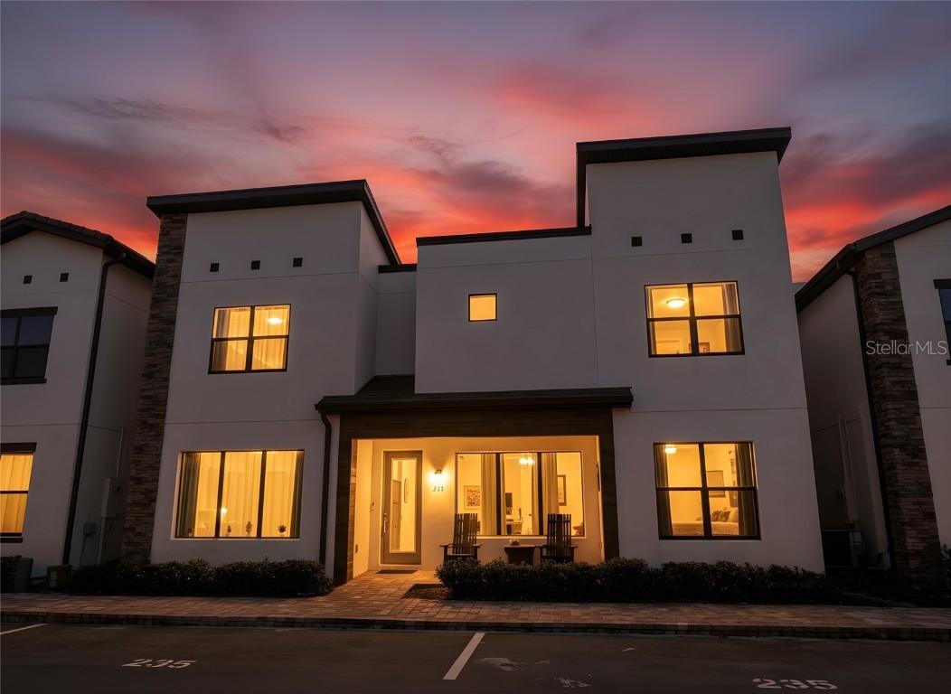 235 Villa Domani Cir., Davenport, FL 33896