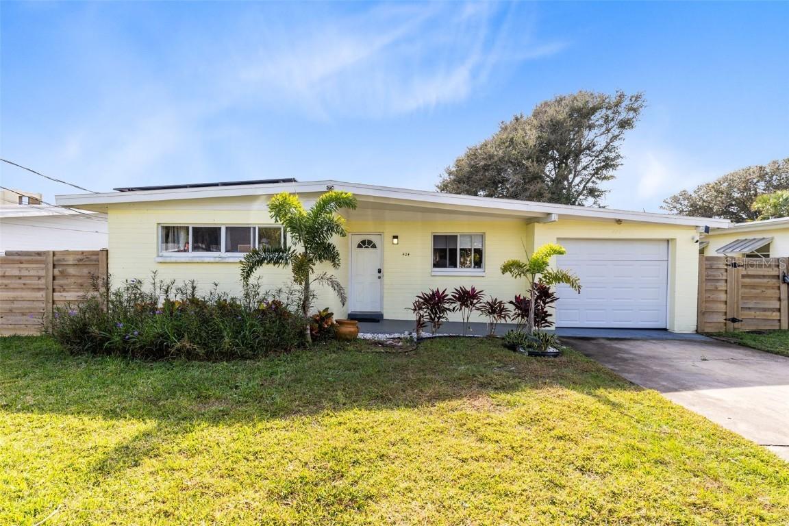 424 Manhattan Ave., Daytona Beach, FL 32118