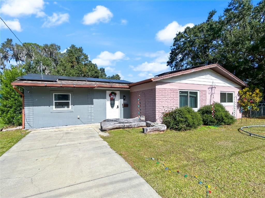 608 W Nelson St., Tavares, FL 32778