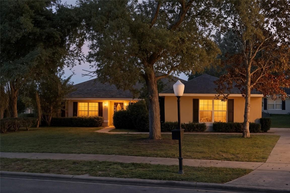 36621 Oconee Ave., Eustis, FL 32736