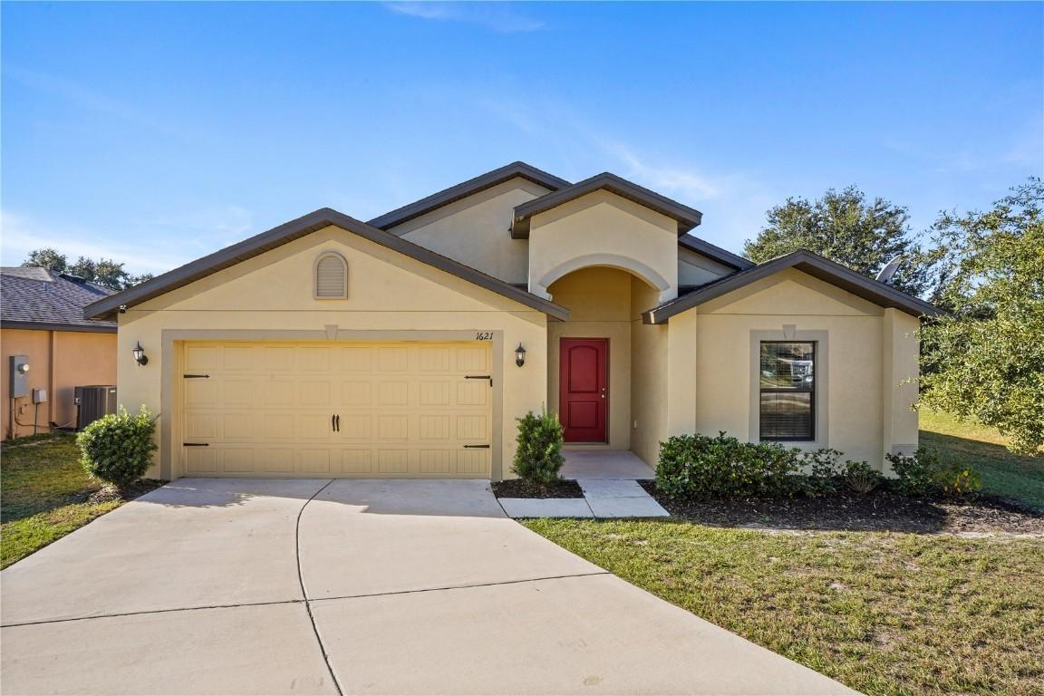 1621 Orne St., Mascotte, FL 34753