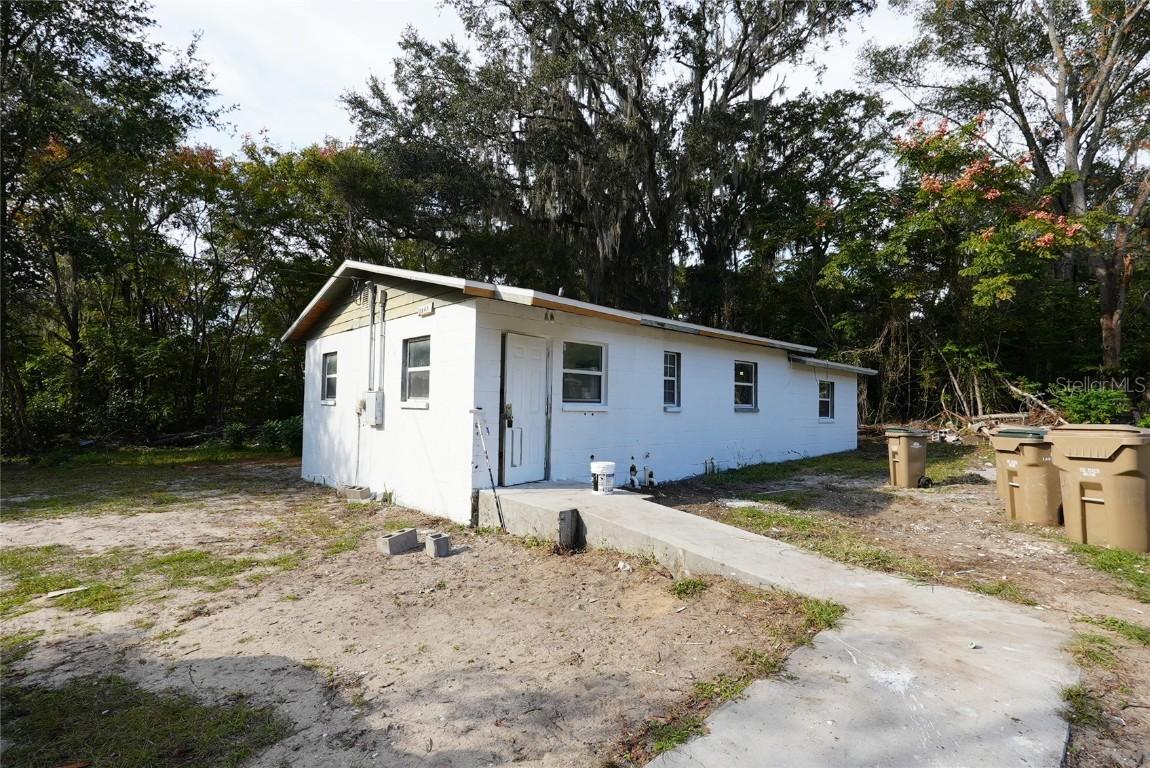 3845 N Quarters Rd., Okahumpka, FL 34762