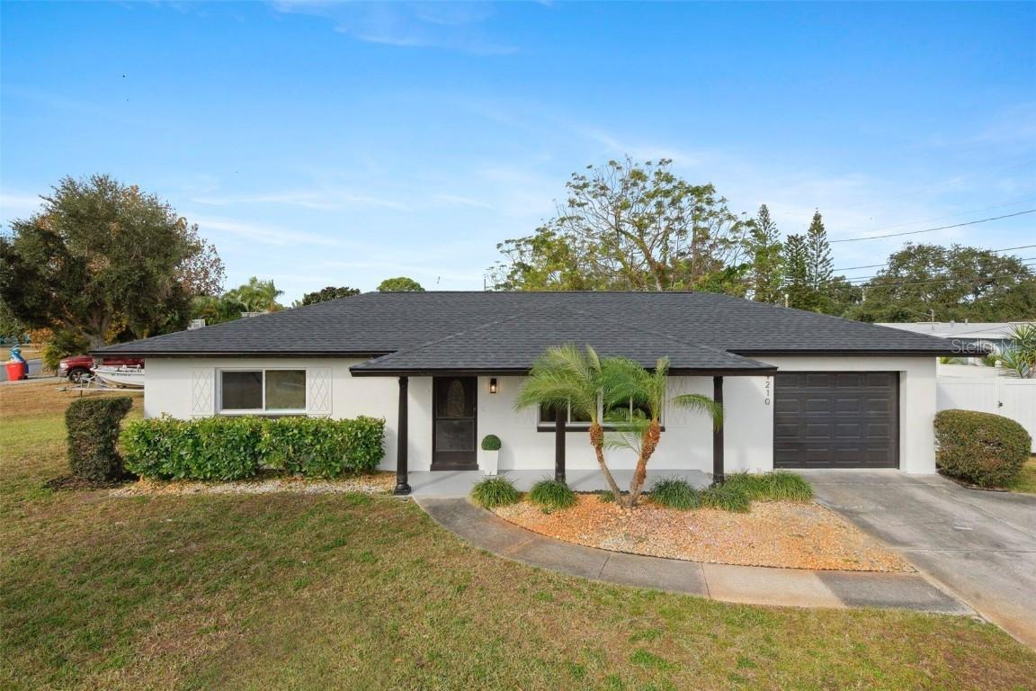 9210 108th St., Seminole, FL 33772