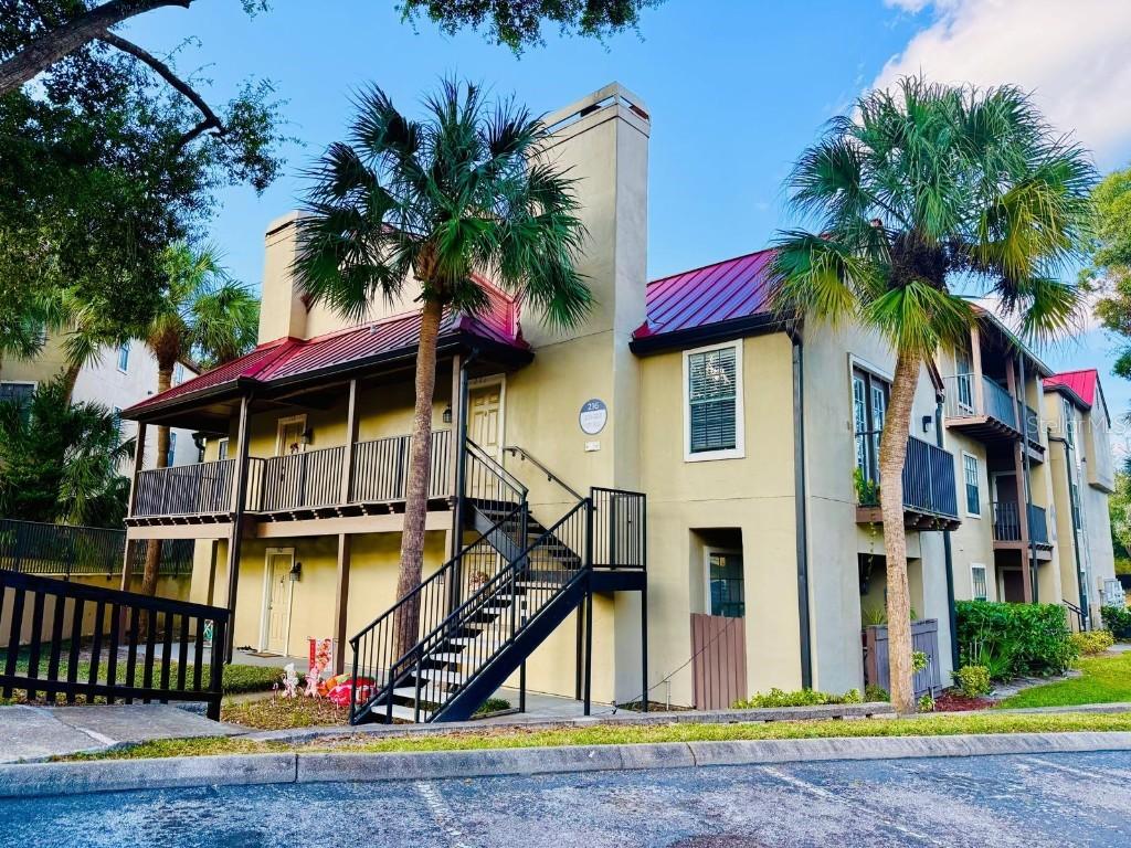 216 Afton Sq. #202, Altamonte Springs, FL 32714