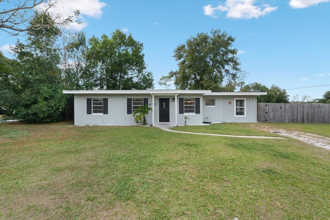 471 E 3rd St., Chuluota, FL 32766