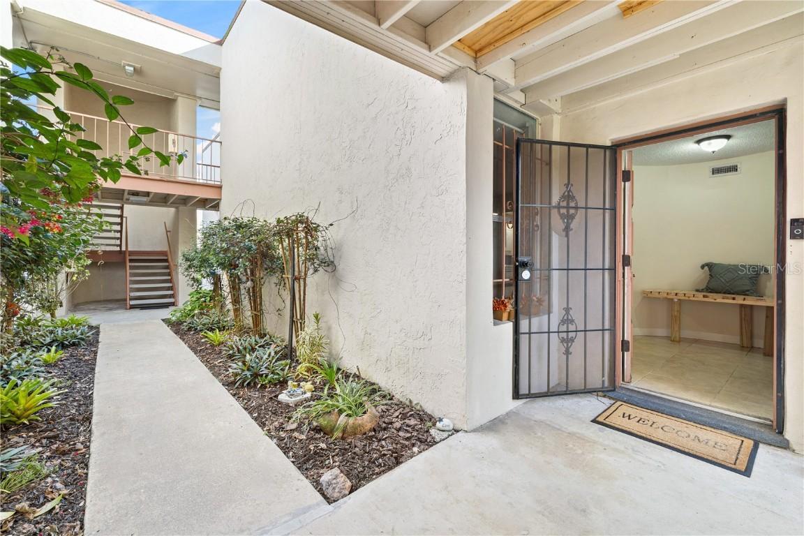 504 Orange Dr. #11, Altamonte Springs, FL 32701