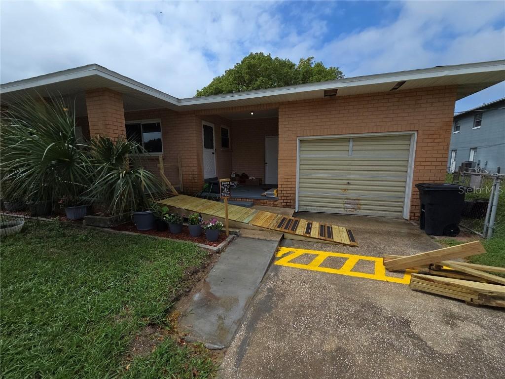 1836 S Palmetto Ave., South Daytona, FL 32119