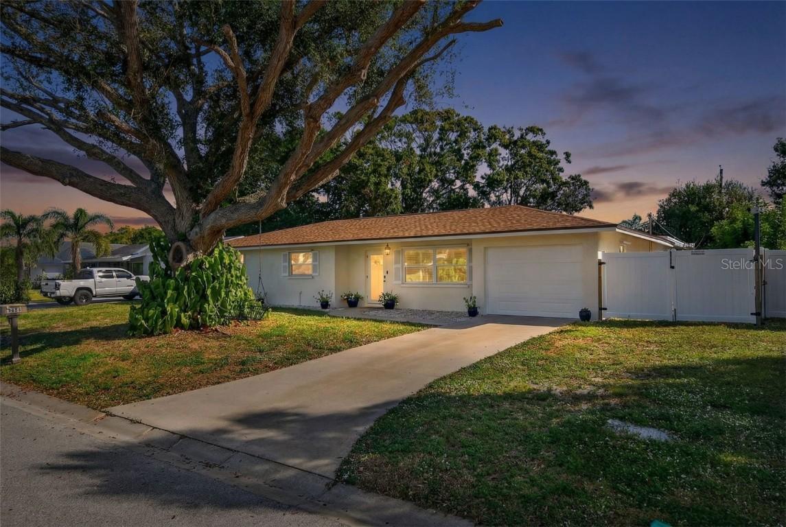 5641 Antietam Dr., Sarasota, FL 34231