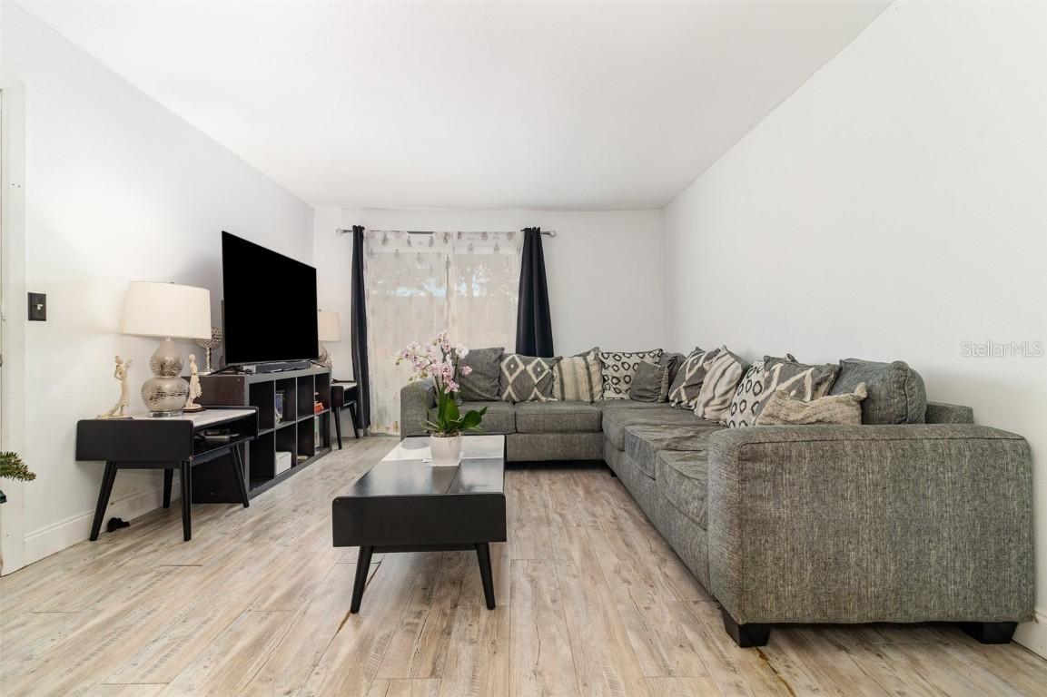 924 Lake Destiny Rd. #E, Altamonte Springs, FL 32714