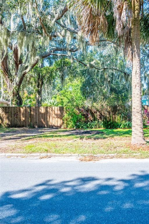 S. Rhodes St., Mount Dora, FL 32757