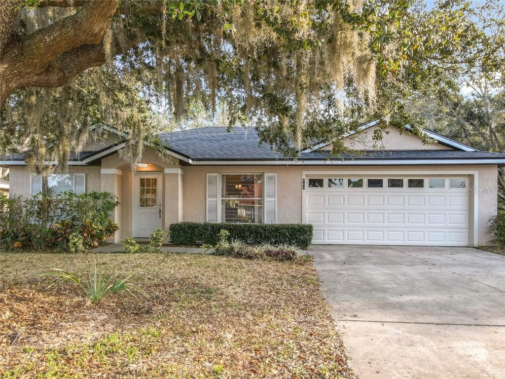 880 Vindale Rd., Tavares, FL 32778