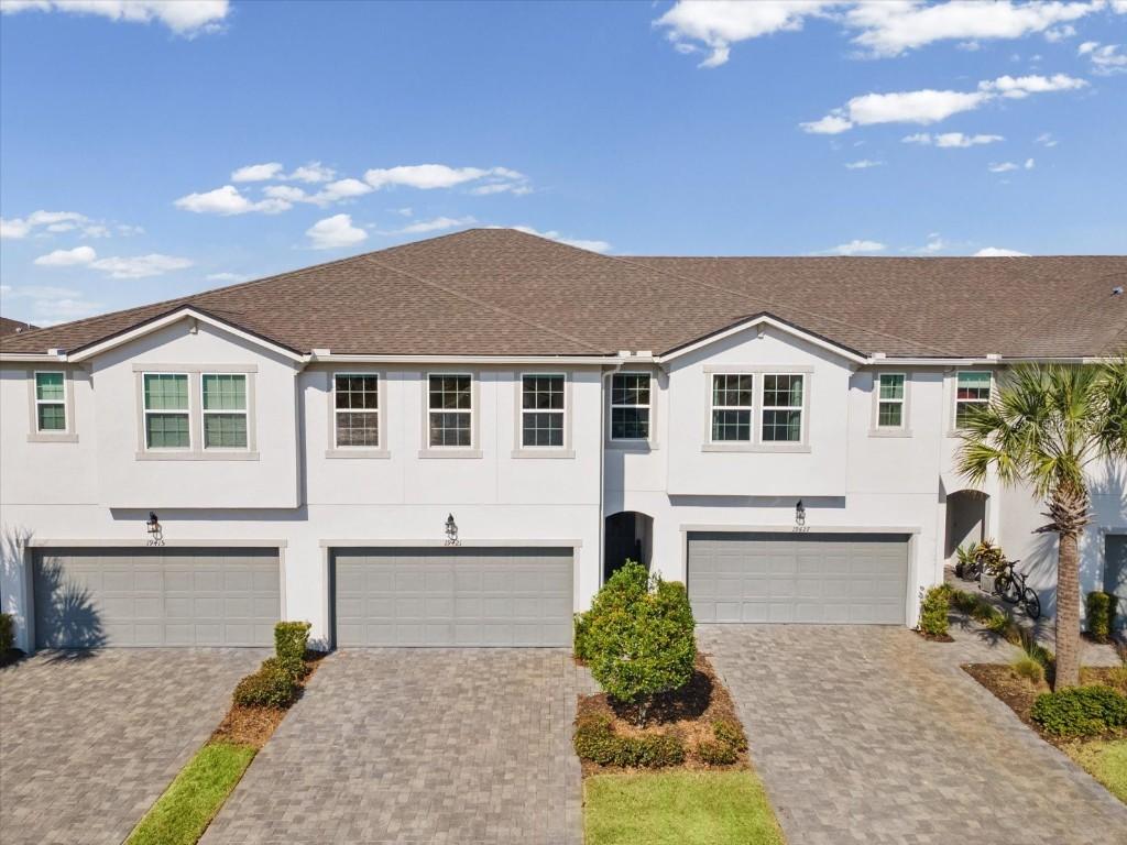 19421 Blue Pond Dr., Lutz, FL 33558