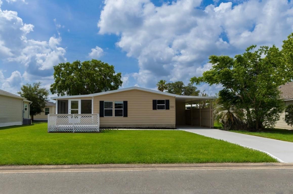 1220 Dustin Dr., Lady Lake, FL 32159