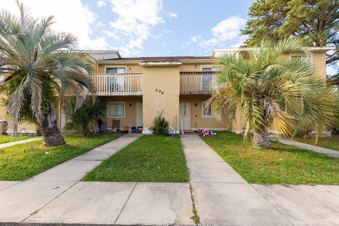 206 Watts Ln., Kissimmee, FL 34743