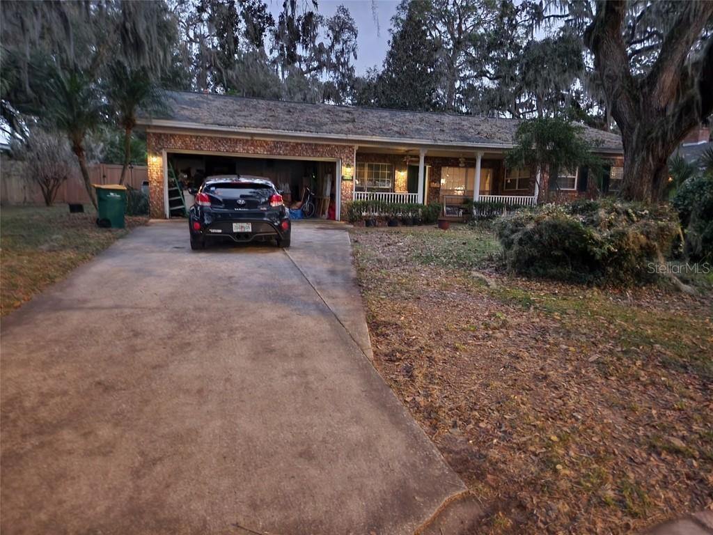 1208 Lake Shore Blvd., Tavares, FL 32778