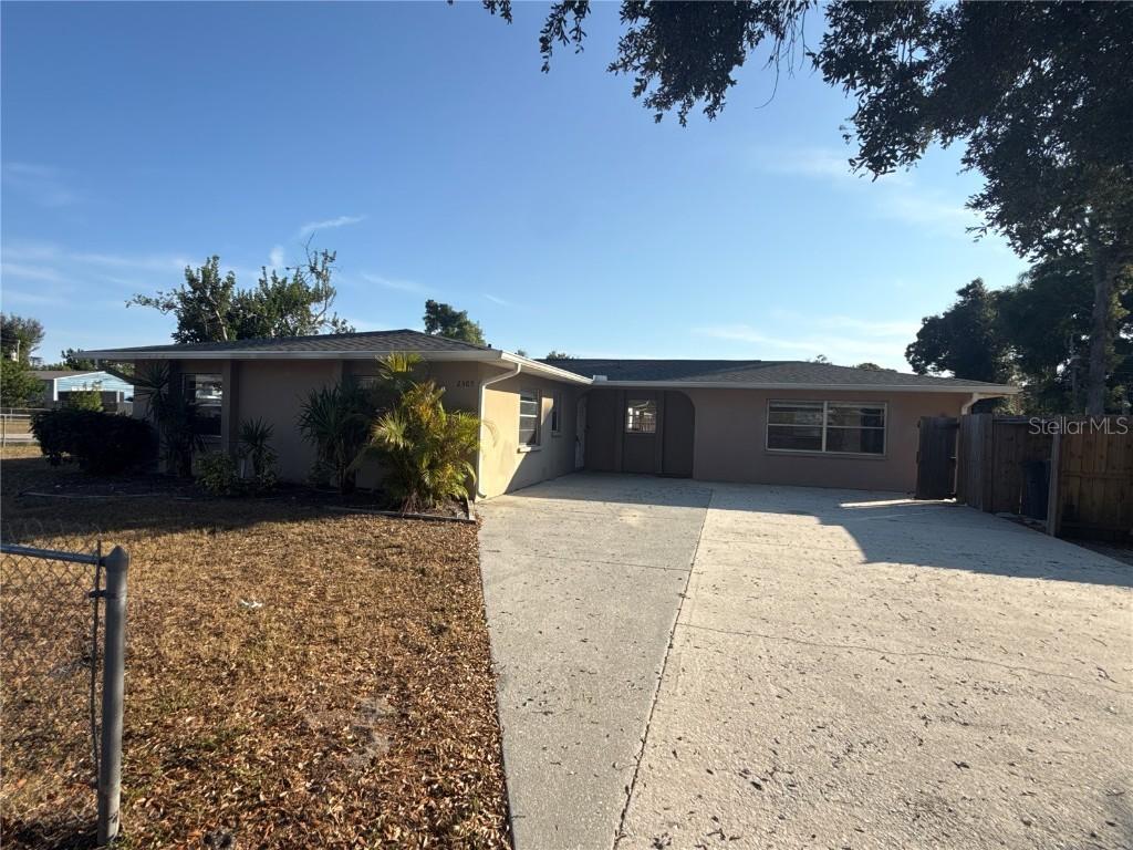 2305 26th Ave., Bradenton, FL 34205